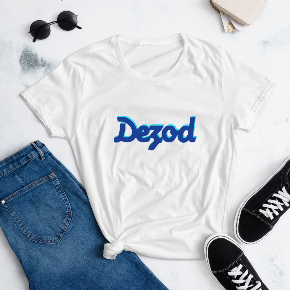 Dezod Women's Short Sleeve T-Shirt